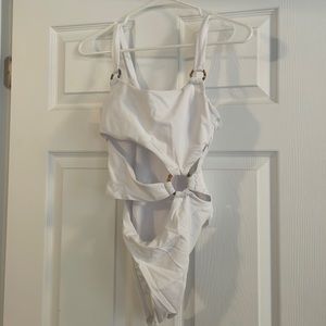 One piece cutout swimwear